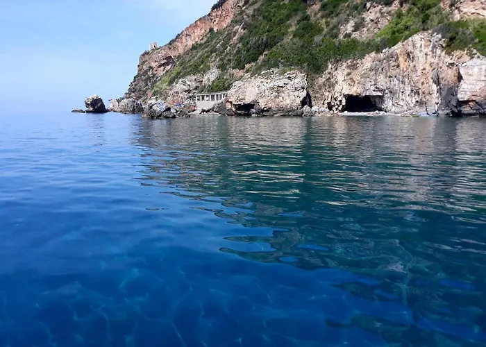 לינה וארוחת בוקר Mediterraneo 3*